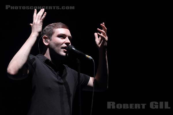 THE TWILIGHT SAD - 2016-11-15 - PARIS - Accor Arena - James Alexander Graham